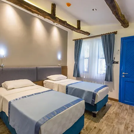 Risus Garden Marina Hotel