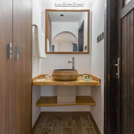 מלון Risus Garden Marina