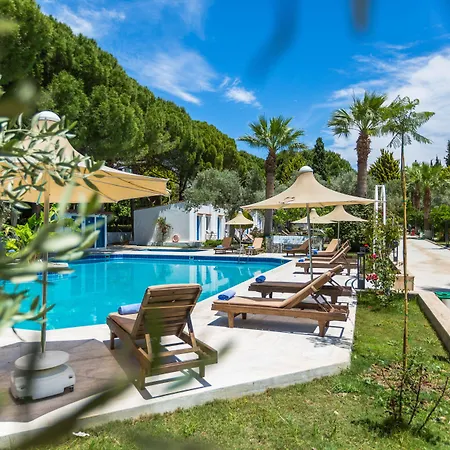 Risus Garden Marina Hotel 3*
