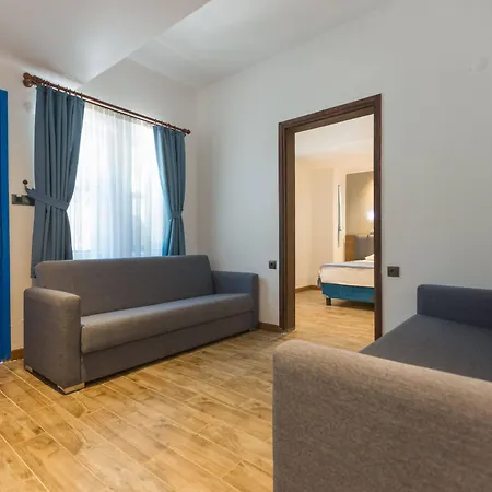 Hotel Risus Garden Marina 3*