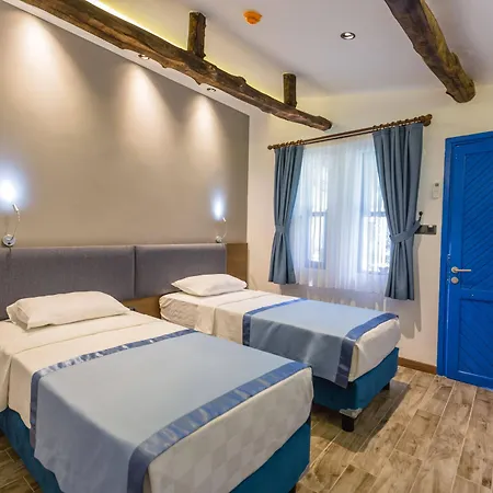 Risus Garden Marina Hotel