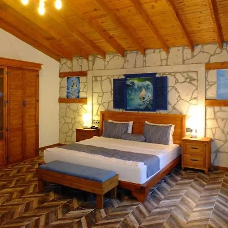 מלון Risus Garden Marina