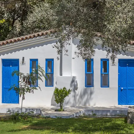 Risus Garden Marina מלון