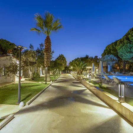 Risus Garden Marina فندق 3*