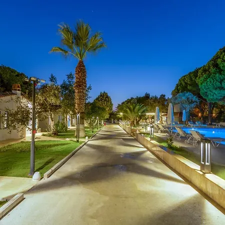 Otel Risus Garden Marina 3*