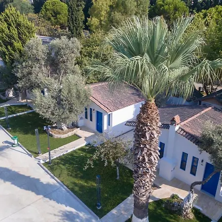 Risus Garden Marina מלון 3*