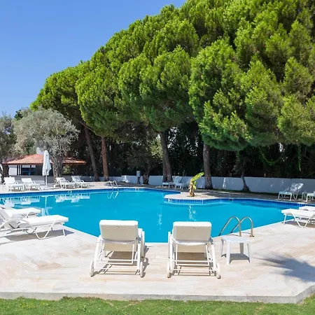 Risus Garden Marina Hotel