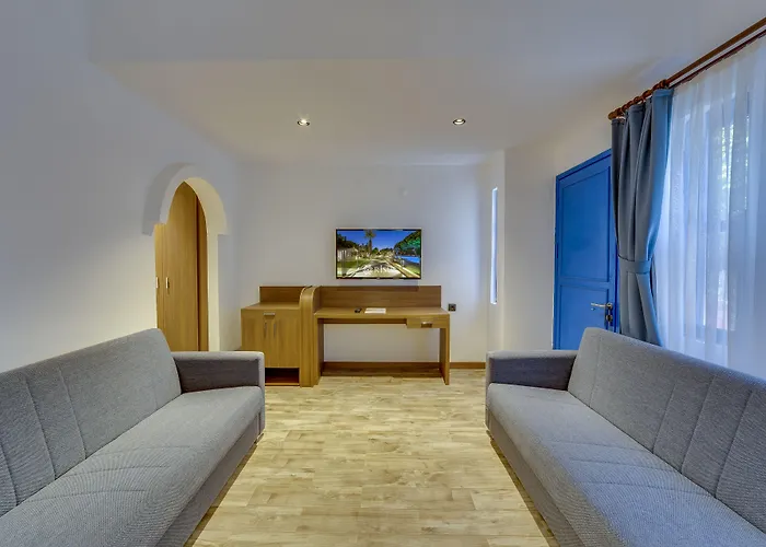 Risus Garden Marina Hotel 3*